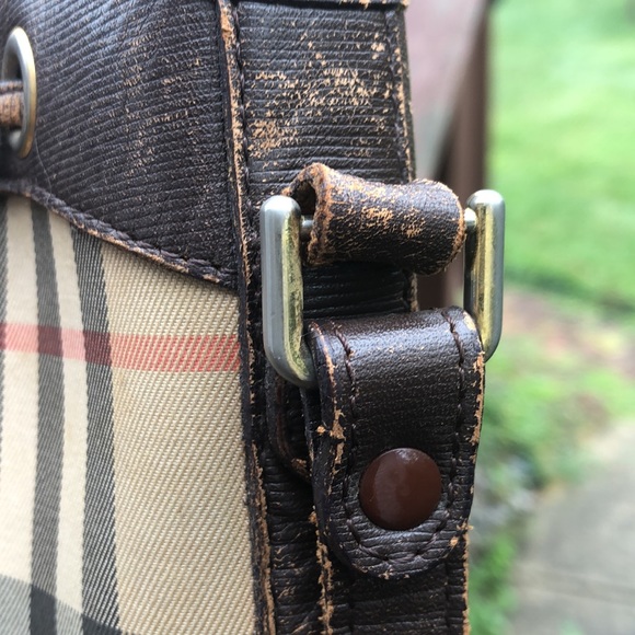 HP🎉Burberry Drawstring Bag🎊 10/21🎉 - Picture 9 of 16